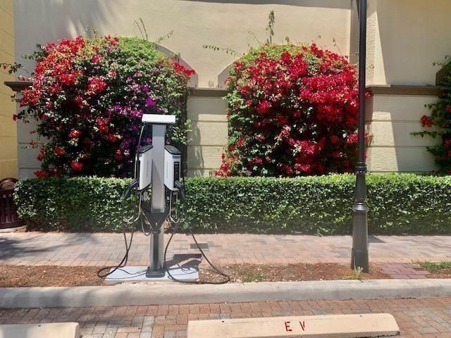 2617 NE 14th Avenue 304, Wilton Manors, FL 33334