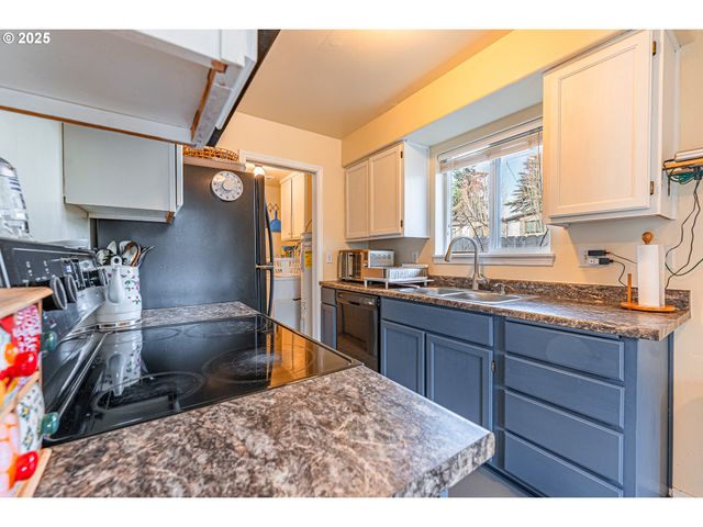 769 RIVER Rd, Eugene, OR 97404