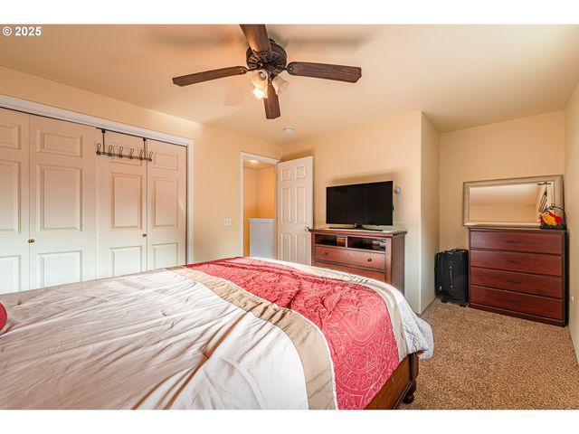 769 RIVER Rd, Eugene, OR 97404