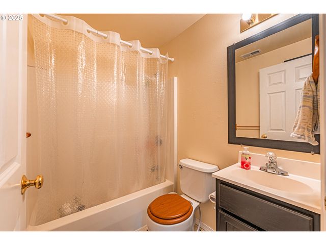 769 RIVER Rd, Eugene, OR 97404