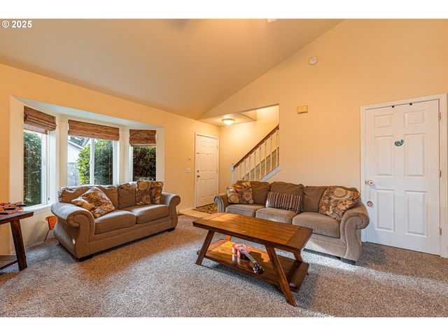 769 RIVER Rd, Eugene, OR 97404