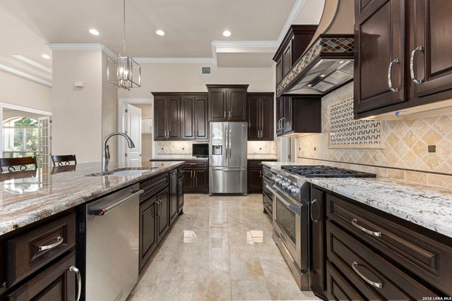 8 BRAEBURN CT, Bulverde, TX 78163