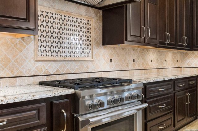 8 BRAEBURN CT, Bulverde, TX 78163