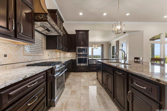 8 BRAEBURN CT, Bulverde, TX 78163