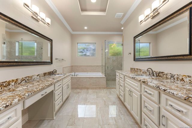 8 BRAEBURN CT, Bulverde, TX 78163