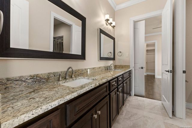 8 BRAEBURN CT, Bulverde, TX 78163