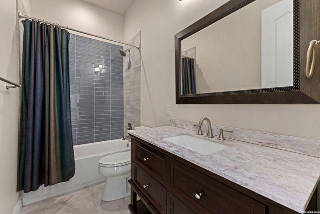 8 BRAEBURN CT, Bulverde, TX 78163