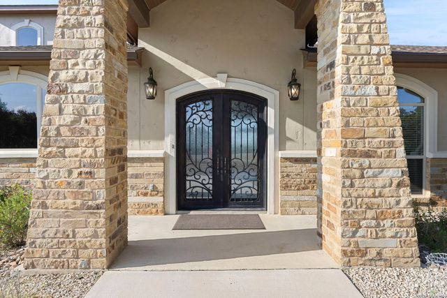 8 BRAEBURN CT, Bulverde, TX 78163