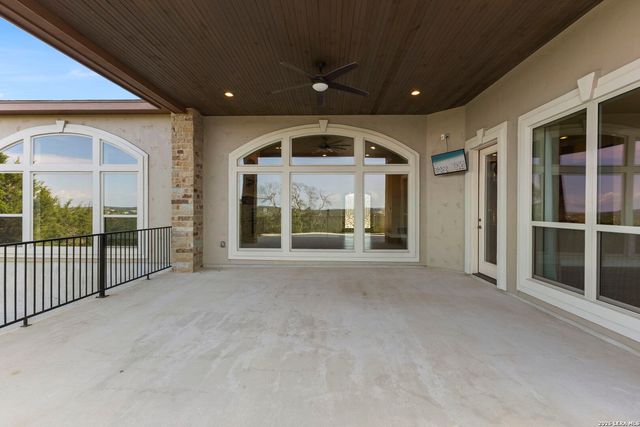 8 BRAEBURN CT, Bulverde, TX 78163