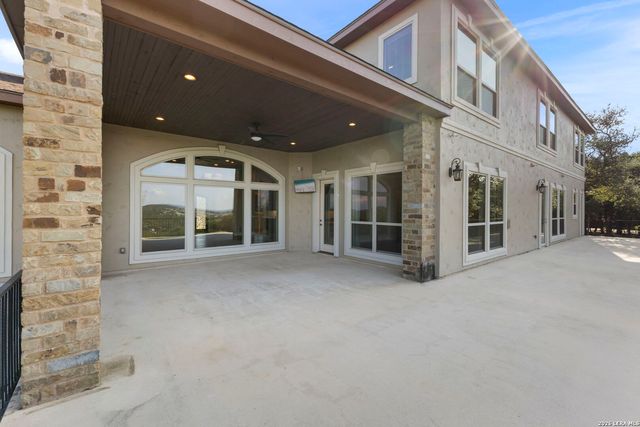 8 BRAEBURN CT, Bulverde, TX 78163
