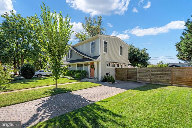 6812 QUANDER RD, Alexandria, VA 22307
