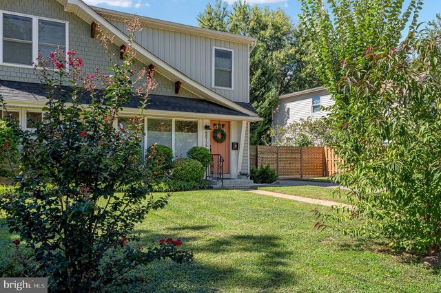 6812 QUANDER RD, Alexandria, VA 22307