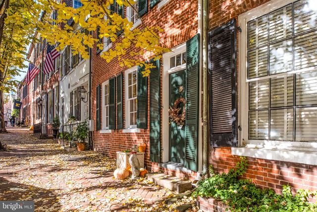 6812 QUANDER RD, Alexandria, VA 22307