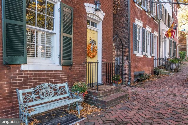 6812 QUANDER RD, Alexandria, VA 22307