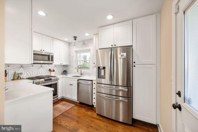 6812 QUANDER RD, Alexandria, VA 22307