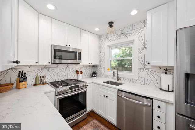 6812 QUANDER RD, Alexandria, VA 22307