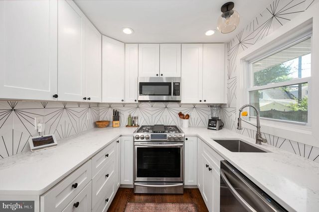6812 QUANDER RD, Alexandria, VA 22307