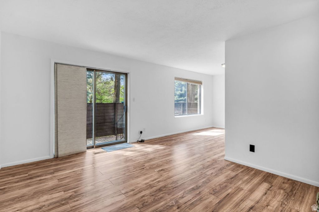 Image 3 of property listing at 1120 E CANYON RD #28, Ogden, UT 84404