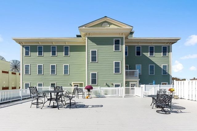 426 Main St 205, Stoneham, MA 02180