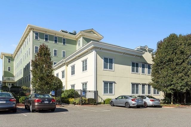 426 Main St 205, Stoneham, MA 02180