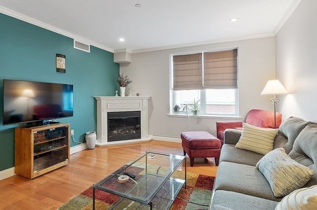 426 Main St 205, Stoneham, MA 02180