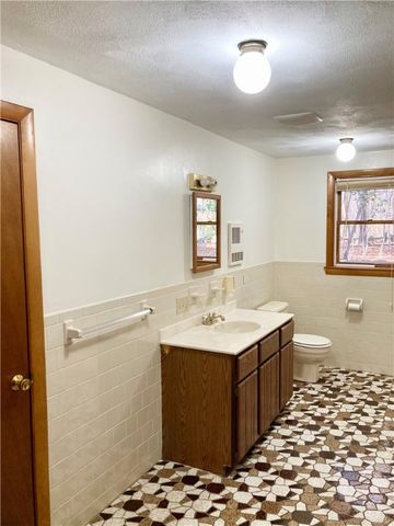 86 Central Pike, Scituate, RI 02857