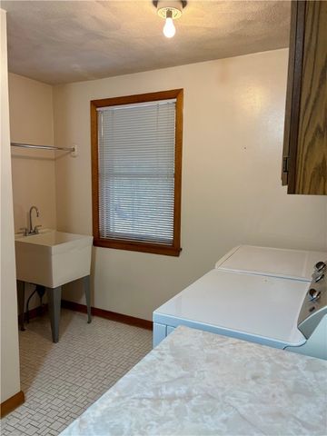 86 Central Pike, Scituate, RI 02857