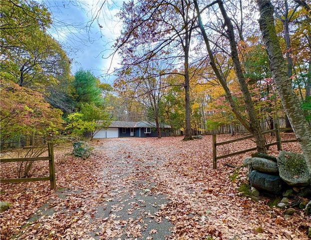 86 Central Pike, Scituate, RI 02857