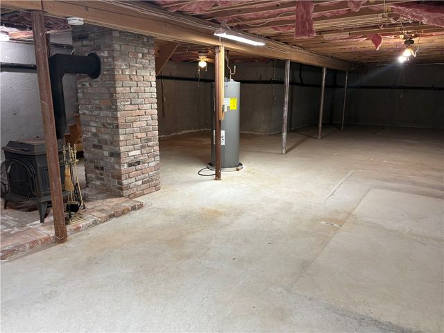 86 Central Pike, Scituate, RI 02857