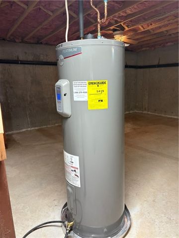 86 Central Pike, Scituate, RI 02857