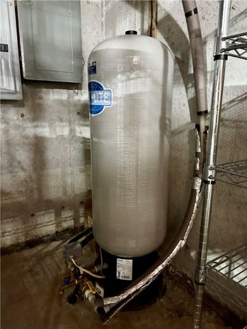 86 Central Pike, Scituate, RI 02857