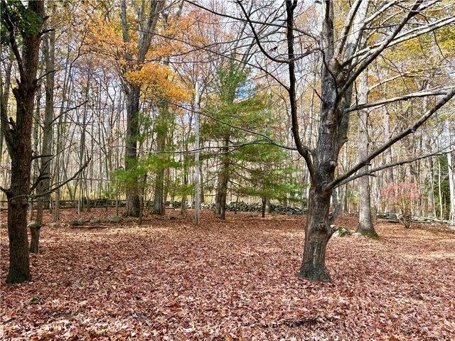 86 Central Pike, Scituate, RI 02857