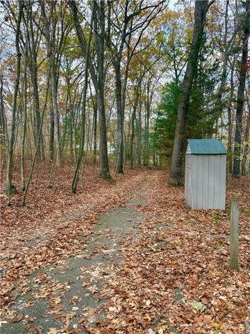 86 Central Pike, Scituate, RI 02857