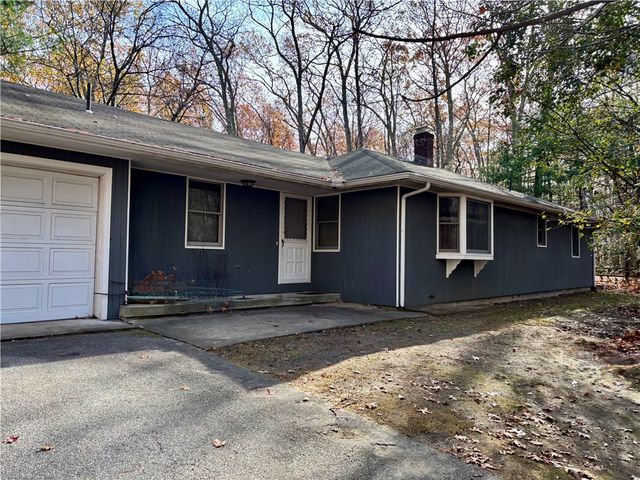 86 Central Pike, Scituate, RI 02857