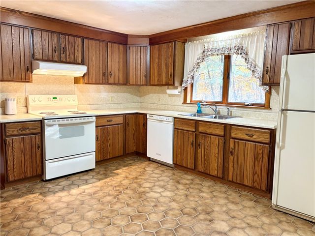 86 Central Pike, Scituate, RI 02857