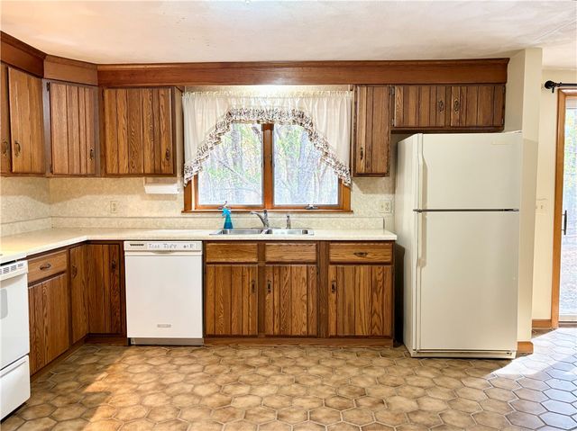 86 Central Pike, Scituate, RI 02857