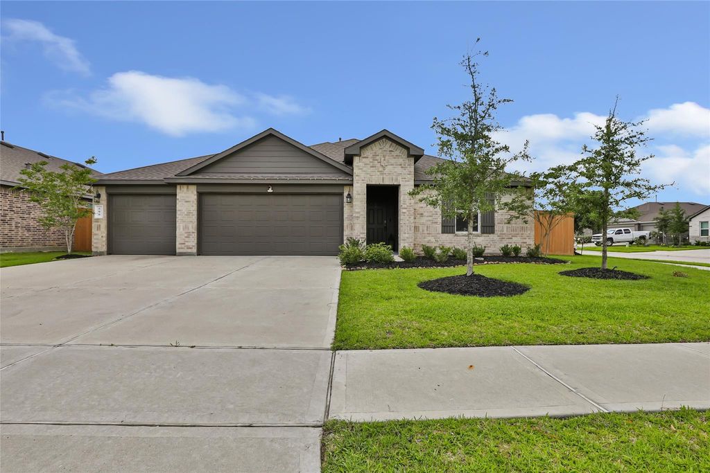 500 San Marcos Trail, Dayton, TX 77535