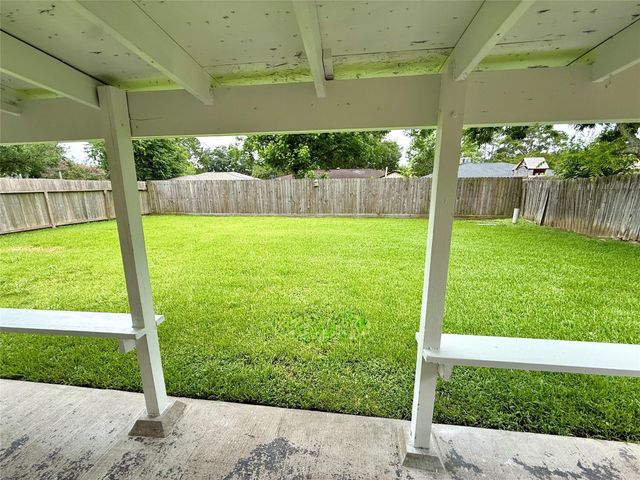 16814 David Glen Drive, Friendswood, TX 77546