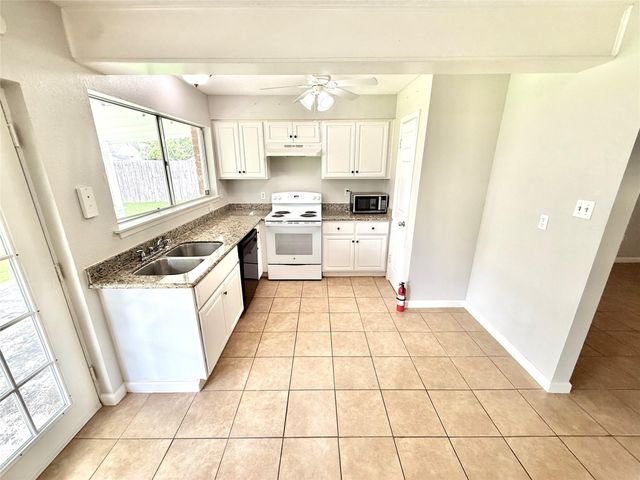 16814 David Glen Drive, Friendswood, TX 77546