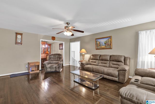 944 REEDWOOD LANE, Birmingham, AL 35235