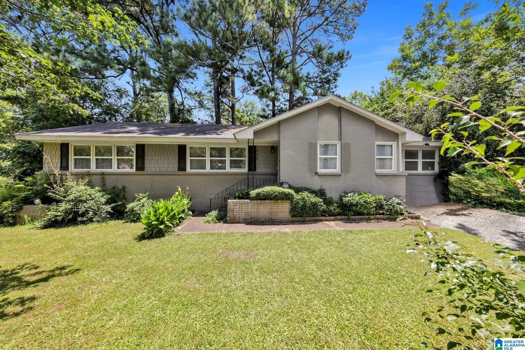 944 REEDWOOD LANE, Birmingham, AL 35235