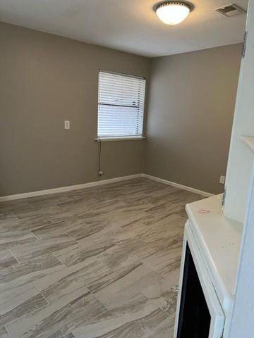2458 Country Club Drive, Pearland, TX 77581