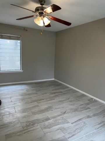 2458 Country Club Drive, Pearland, TX 77581
