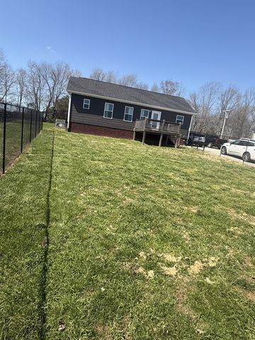 1016 Northside Dr, Dickson, TN 37055