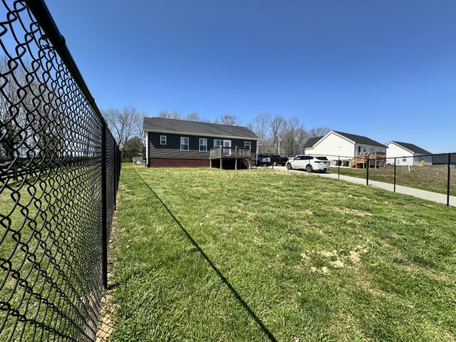 1016 Northside Dr, Dickson, TN 37055