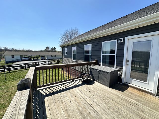 1016 Northside Dr, Dickson, TN 37055