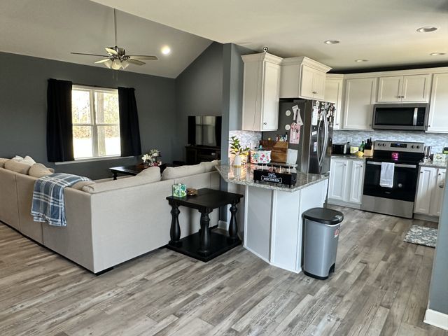 1016 Northside Dr, Dickson, TN 37055