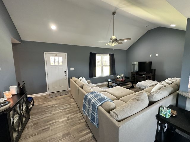 1016 Northside Dr, Dickson, TN 37055