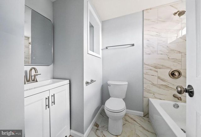 408 W 3RD AVE, Runnemede, NJ 08078