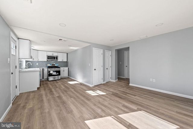 408 W 3RD AVE, Runnemede, NJ 08078